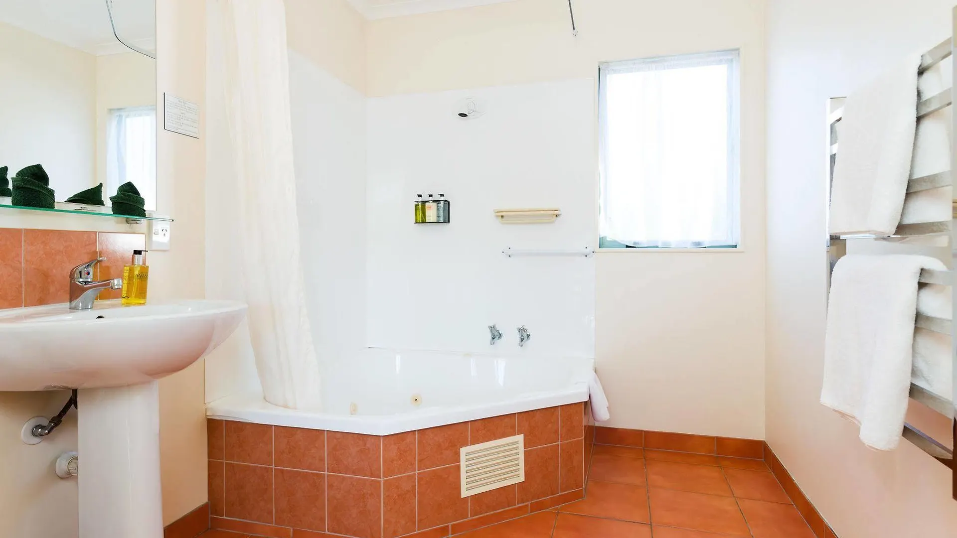 Elliotts Kapiti Coast Motor Lodge Paraparaumu Motel